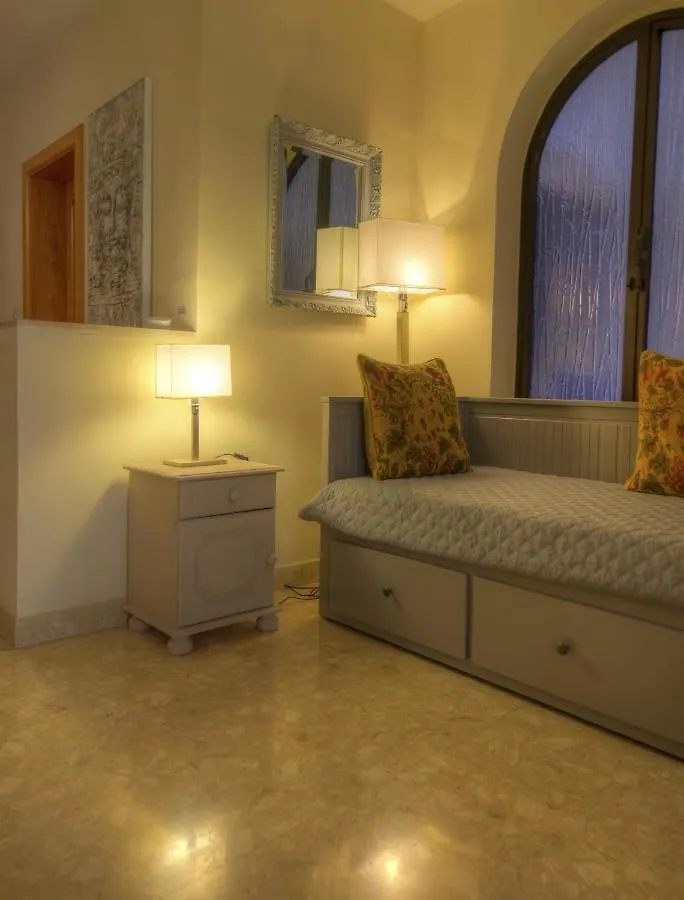 Large And Bright Apartment In The City Centre Goslm-2 Sliema Malta