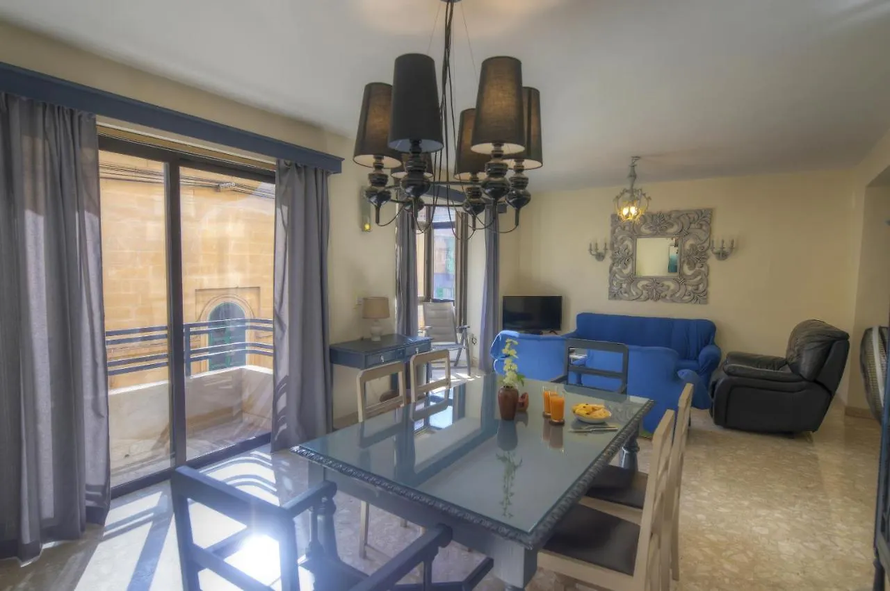 Large And Bright Apartment In The City Centre Goslm-2 Sliema