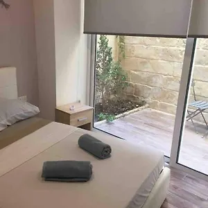 - 2 Mins From The Beach Sliema
