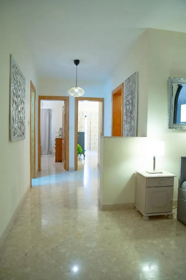 Large And Bright Apartment In The City Centre Goslm-2 Sliema 0*,