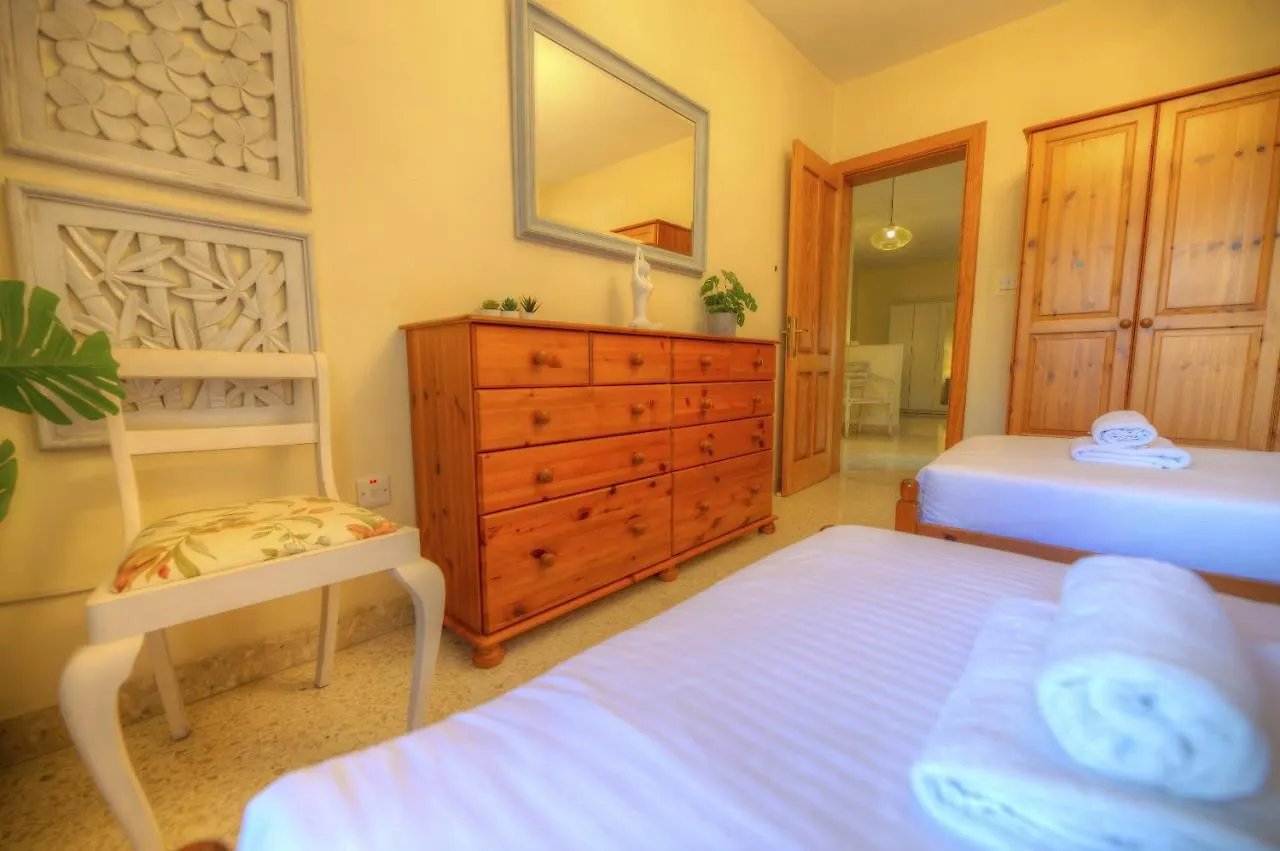 Large And Bright Apartment In The City Centre Goslm-2 Sliema Malta