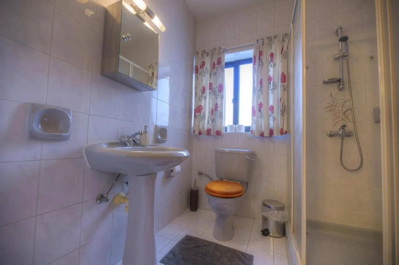 Large And Bright Apartment In The City Centre Goslm-2 Sliema