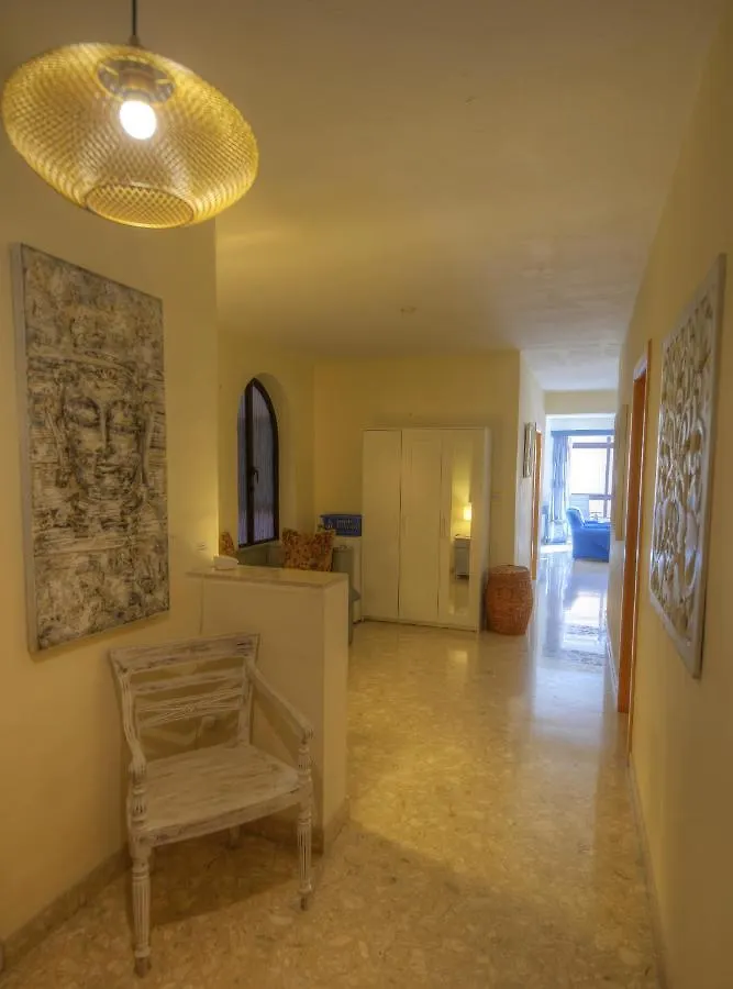 Large And Bright Apartment In The City Centre Goslm-2 Sliema
