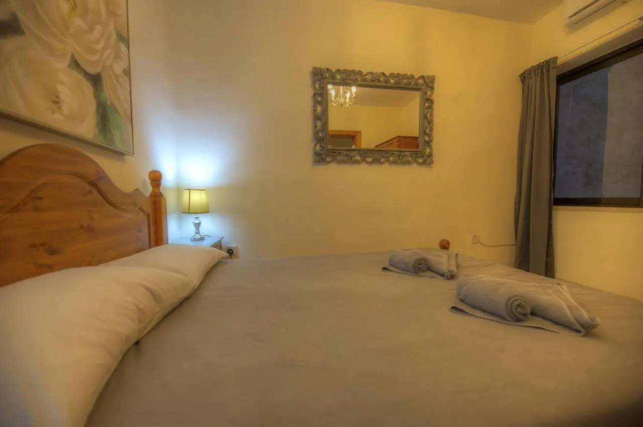 Large And Bright Apartment In The City Centre Goslm-2 Sliema Malta
